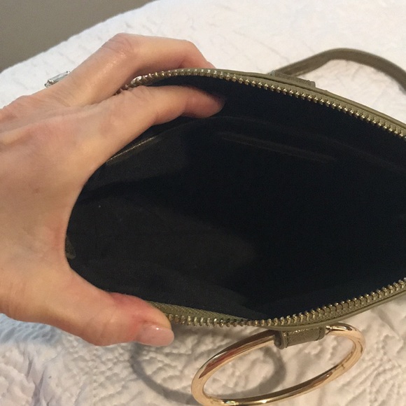 Street level cross body with removable strap - Picture 2 of 4